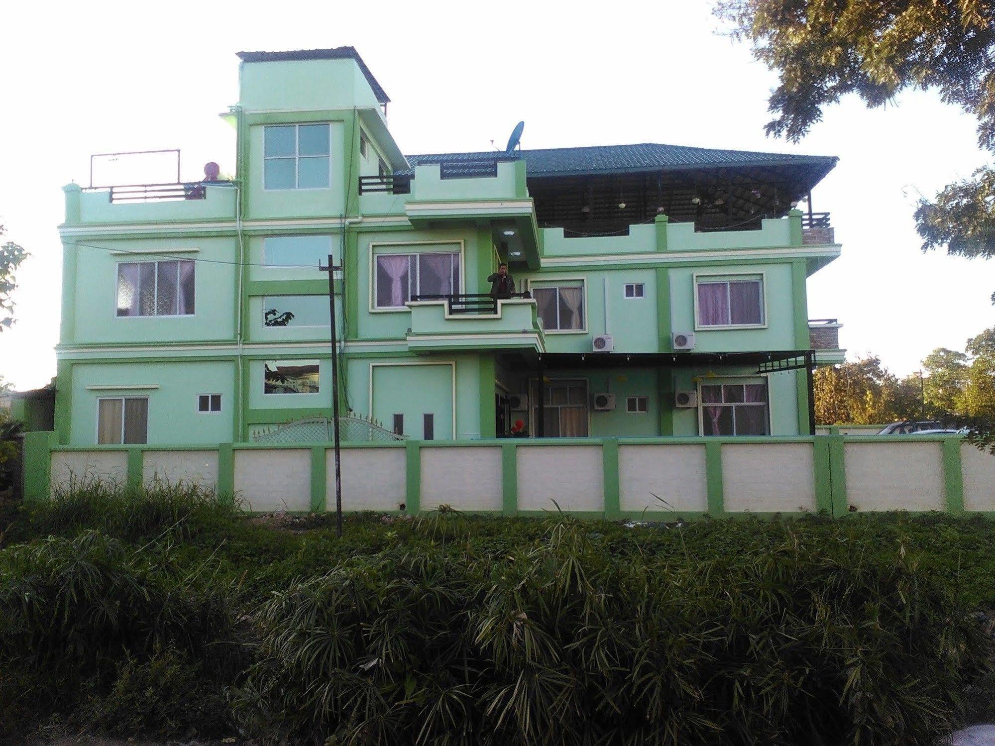 Hotel 99 Pyin Oo Lwin Exterior photo